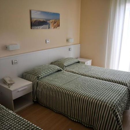 Hotel Lugano Riccione Quarto foto