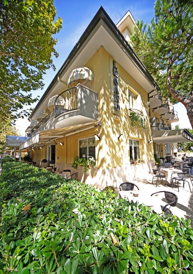 Hotel Lugano Riccione Exterior foto