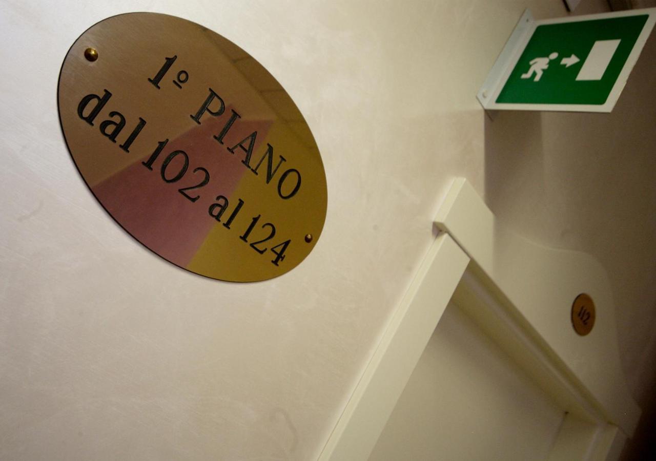 Hotel Lugano Riccione Exterior foto