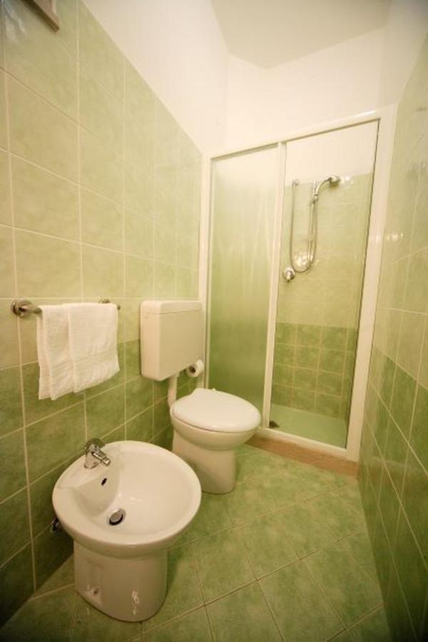 Hotel Lugano Riccione Quarto foto