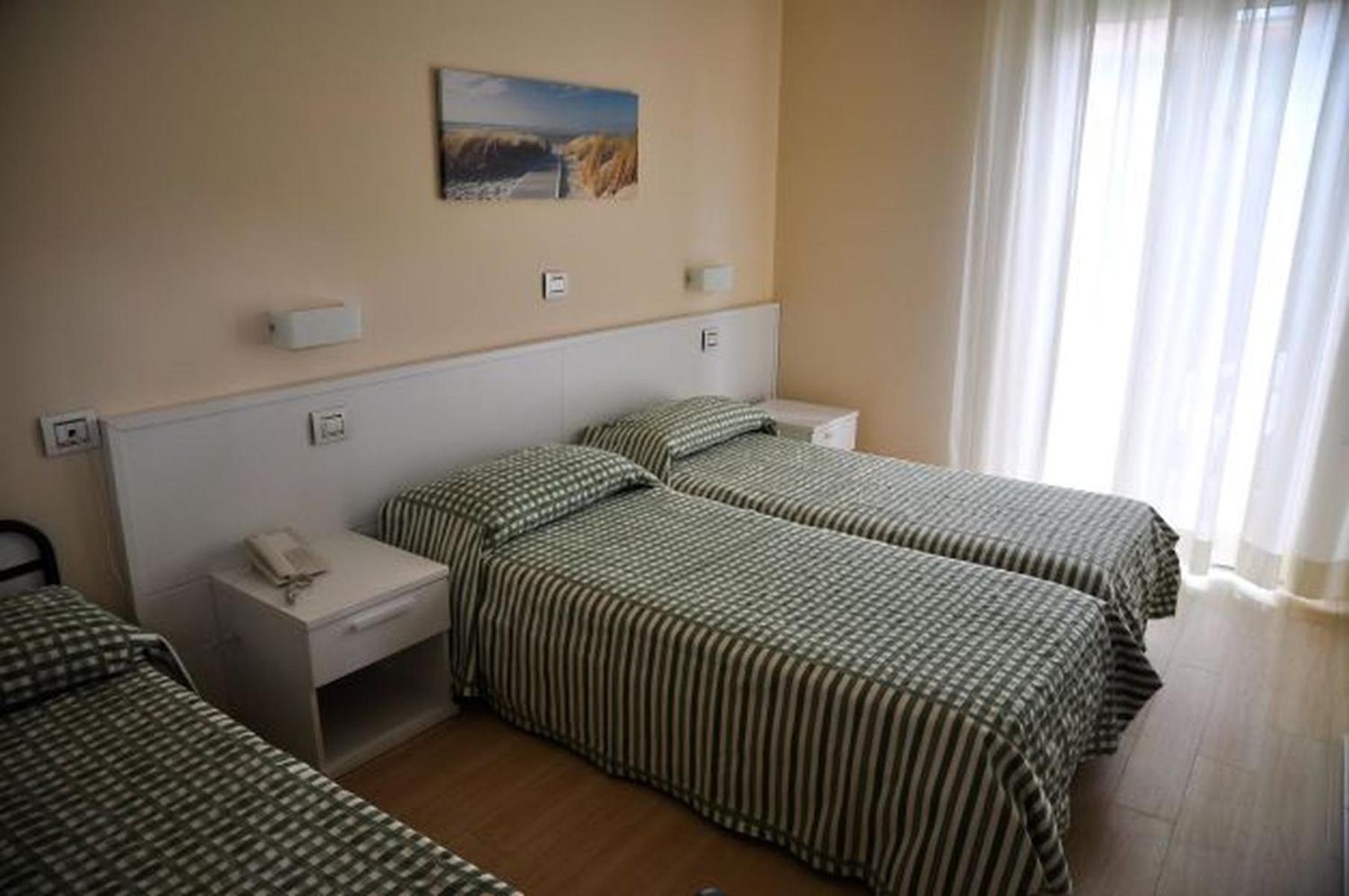 Hotel Lugano Riccione Quarto foto